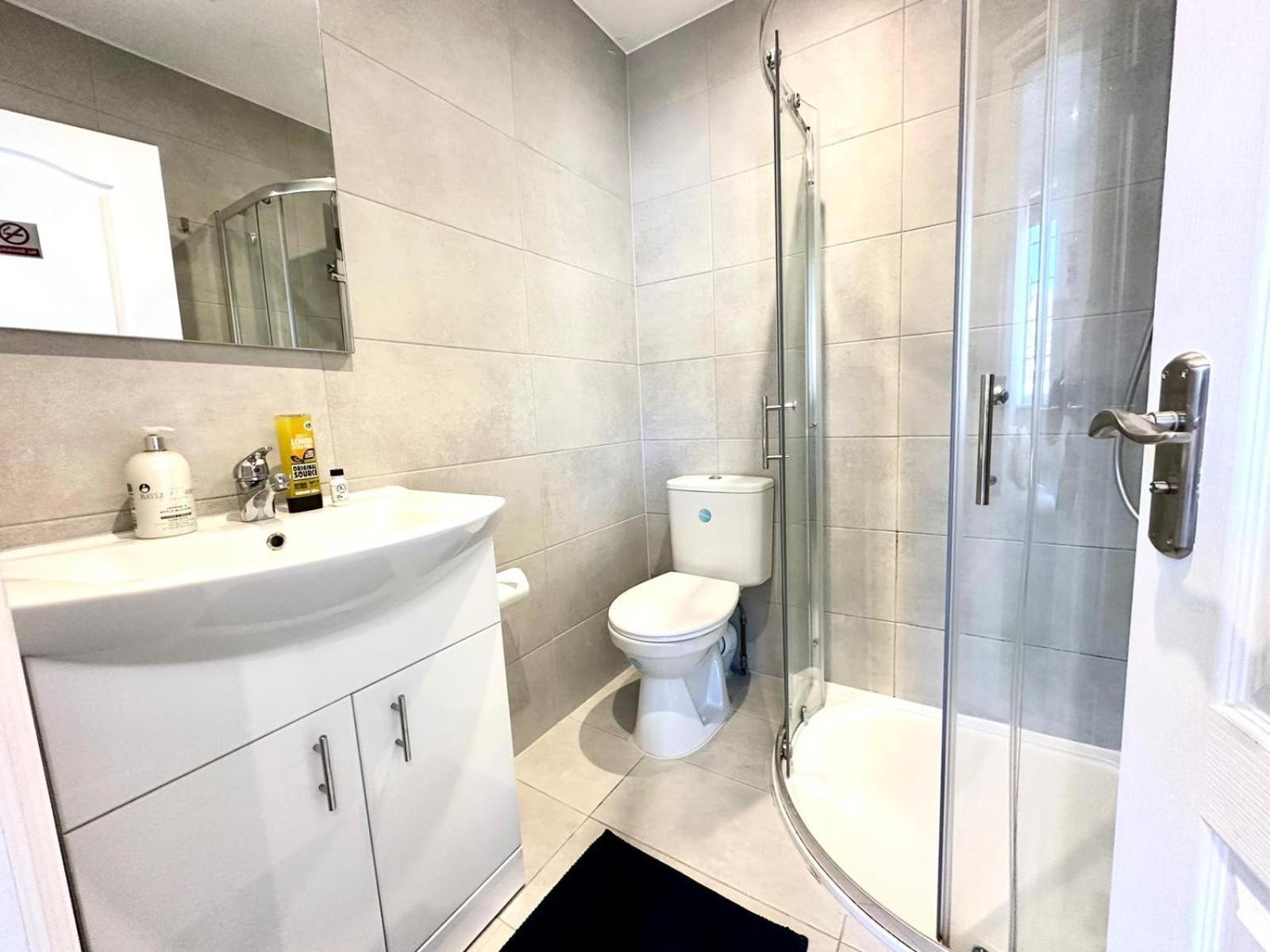Spectacular Modern, Private Apartment,15 Mins To Central London Hendon Dış mekan fotoğraf